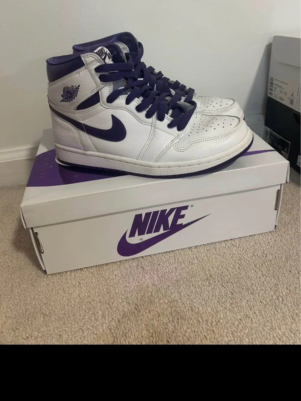 Air Jordan 1 High OG White/Court Purple Size 7 - Picture 1 of 6
